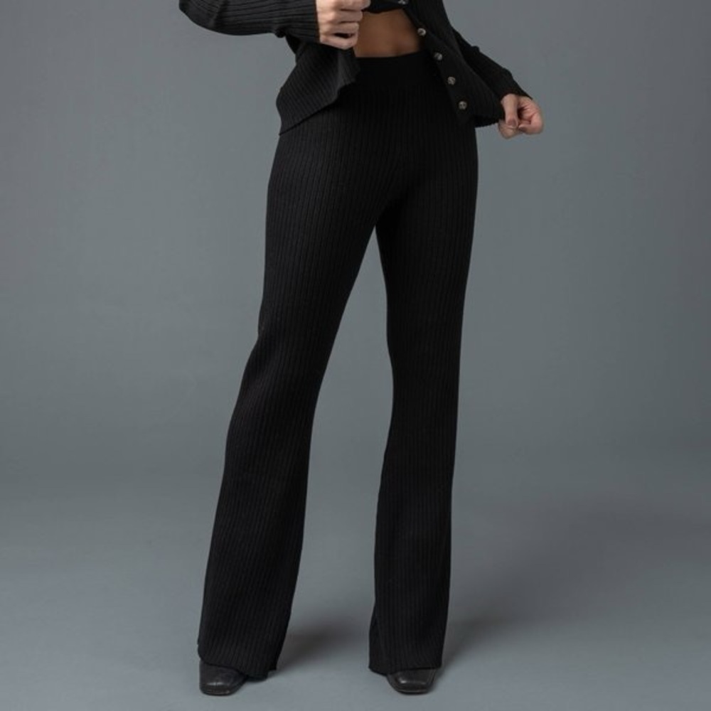 Flat White High Rise Flare Ribbed Knit Black Pants